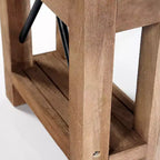 Table d'appoint en menuiserie avec étagère : Style industriel moderne, cadre en bois massif
