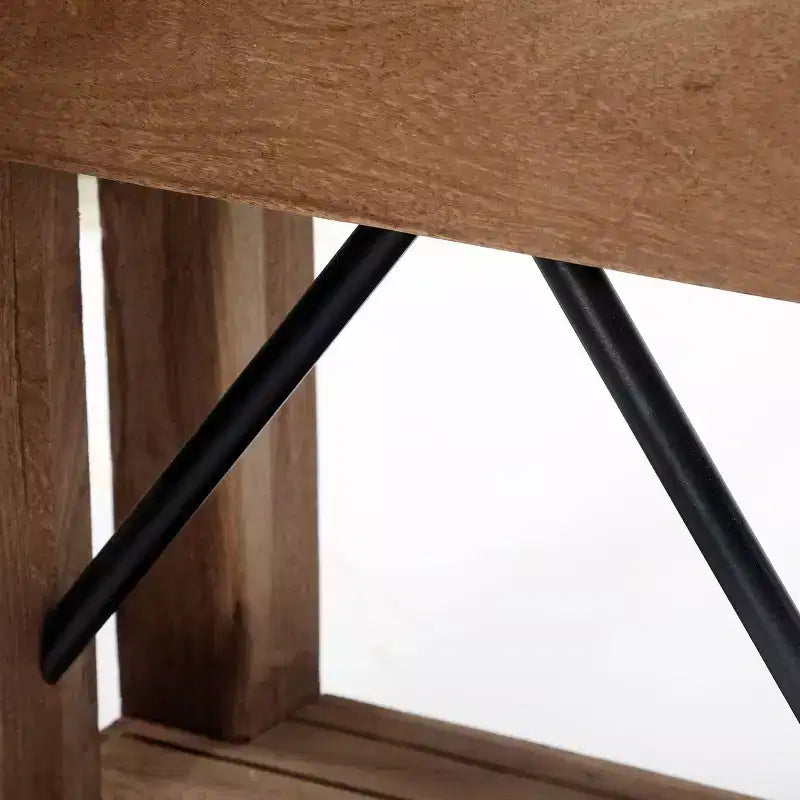Table d'appoint en menuiserie avec étagère : Style industriel moderne, cadre en bois massif